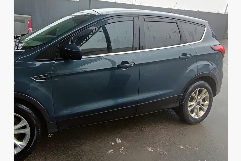 Ford Kuga/Escape 2013–2019 In-channel raamdeflectoren Niken Luxury (4 stuks) Foto 3
