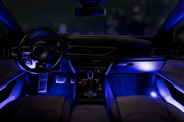 Zo creëer je een gezellige sfeer in het auto-interieur