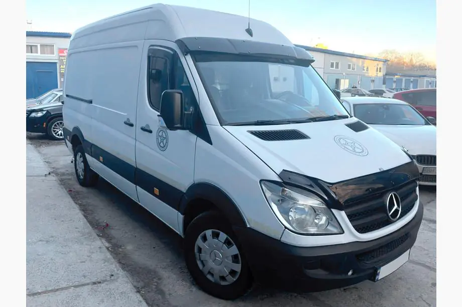 Mercedes Sprinter W906 2006–2018 Voorruit zonneklep V-3 (zwart hoogglans, 5 mm) Foto 2