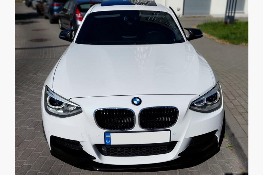 BMW 1 Serie F20/F21 2011–2019 Voorbumper lip splitter DPT V-1 (voor M Performance, hoogglans zwart, 2 stuks) Foto 1
