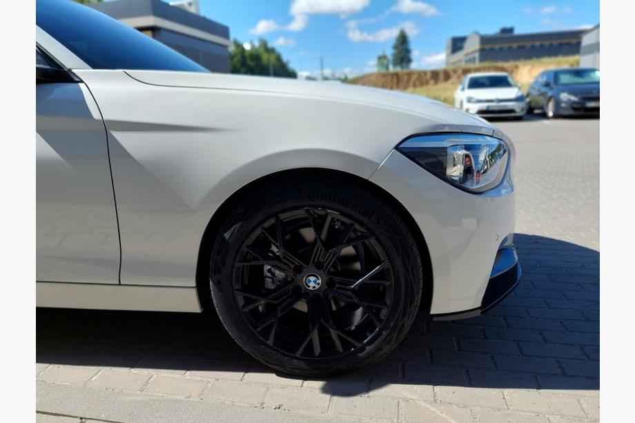 BMW 1 Serie F20/F21 2011–2019 Voorbumper lip splitter DPT V-1 (voor M Performance, hoogglans zwart, 2 stuks) Foto 10