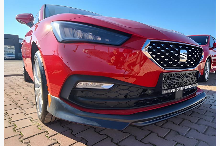 Seat Leon 2020– Voorbumper lipspoiler DPT V-1 (hoogglans zwart) Foto 1