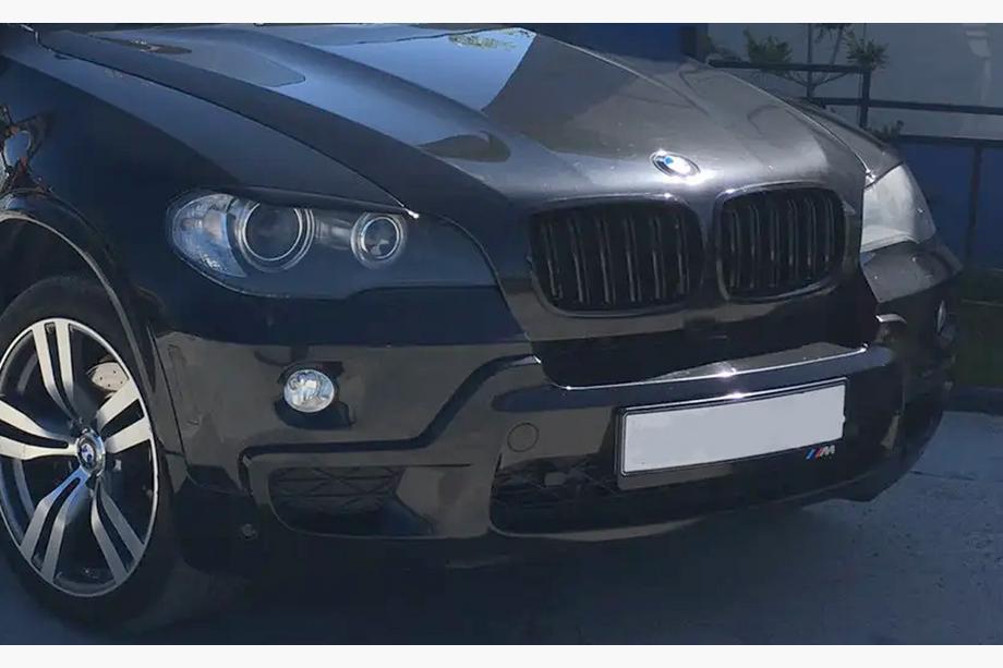 BMW X5 E70 2007–2013 Niergrilles M-Look (hoogglans zwart) Image