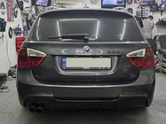 BMW 3-serie E90/E91 2005–2011 Achterdiffuser DPT V-5 (voor E90 M-Sport, hoogglans zwart) foto 3
