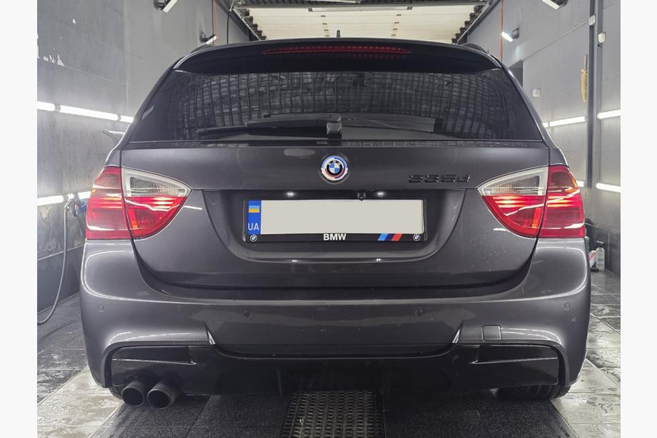 BMW 3-serie E90/E91 2005–2011 Achterdiffuser DPT V-5 (voor E90 M-Sport, hoogglans zwart) Image