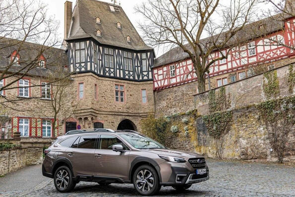 Subaru Outback review: betrouwbare en praktische crossover voor elke weg Foto 1