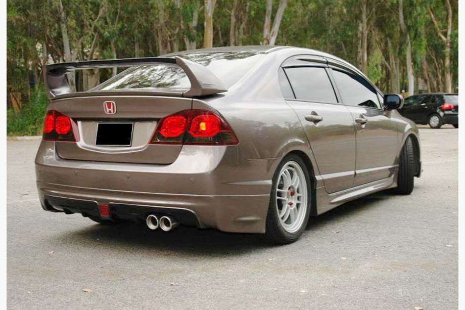 Honda Civic Sedan VIII 2006–2011 Achterdiffuser DPT V-2 (glanzend zwart) Foto 2