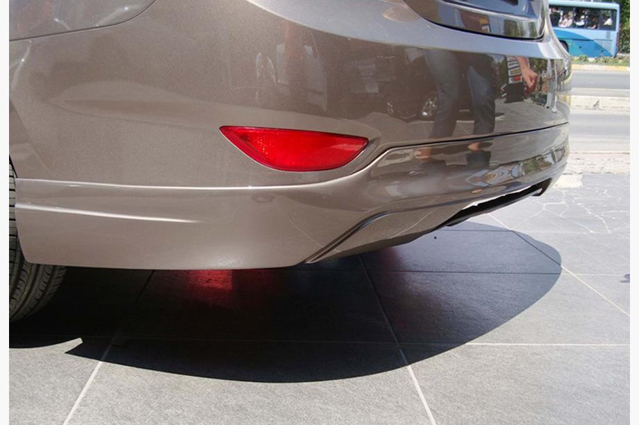 Hyundai Accent 2011–2017 Achterdiffuser DPT (hoogglans zwart) Foto 2