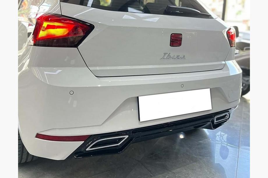 Seat Ibiza 2017– Achterdiffuser DPT V-3 (hoogglans zwart) Foto 1