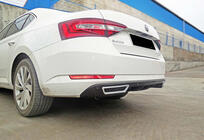 Skoda Superb 2015–2024 Achterdiffuser DPT V-2 (glanzend zwart) foto 3