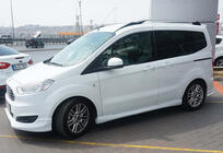 Ford Courier 2014–2023 DPT sideskirts (hoogglans zwart) foto 1