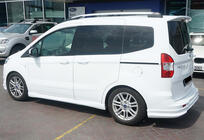 Ford Courier 2014–2023 DPT sideskirts (hoogglans zwart) foto 3