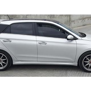 DPT sideskirts (2014-2018, hoogglans zwart) Hyundai I-20 2014–2020 foto 1