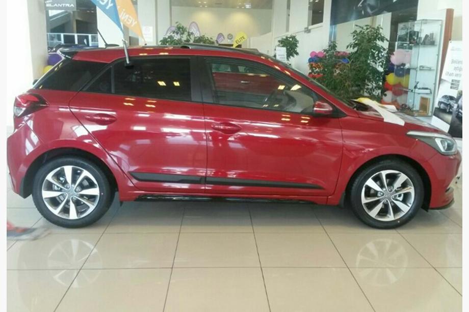 Hyundai I-20 2014–2020 DPT sideskirts (2014-2020, glanzend zwart) Image