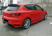 Seat Leon 2013–2020 DPT V-4 side skirts (hoogglans zwart) foto 1