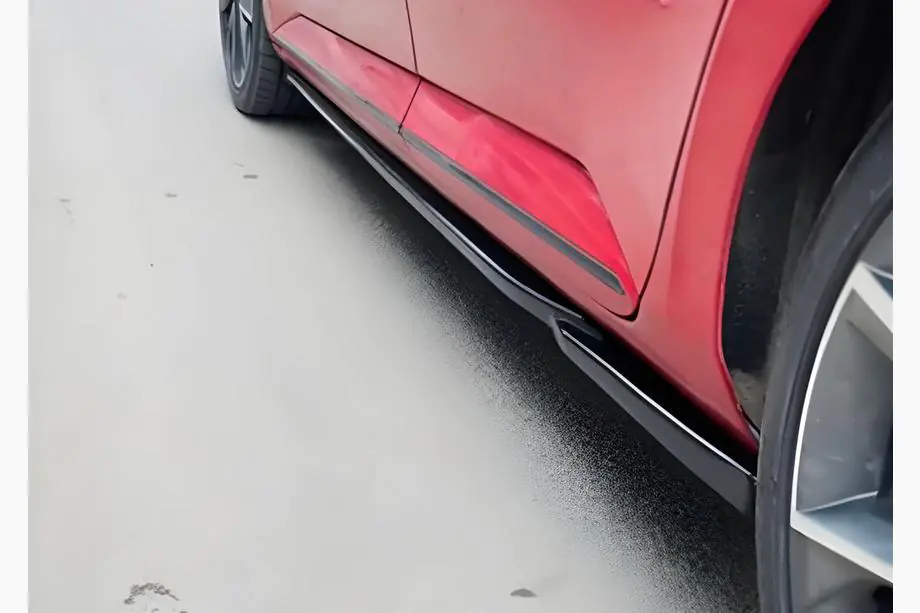 Seat Leon 2013–2020 Side skirts DPT V-6 (hoogglans zwart) Image