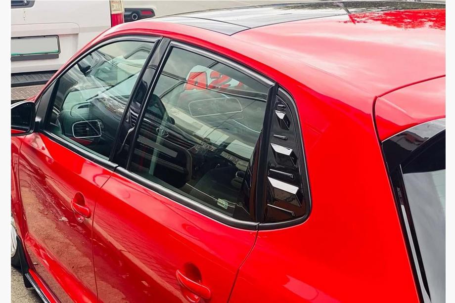 Volkswagen Polo 2017– Sierlijsten voor achterruiten DPT (glanzend zwart, 2 stuks) Image