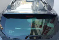 Dacia Duster 2008–2018 DPT spoiler (hoogglans zwart) foto 3