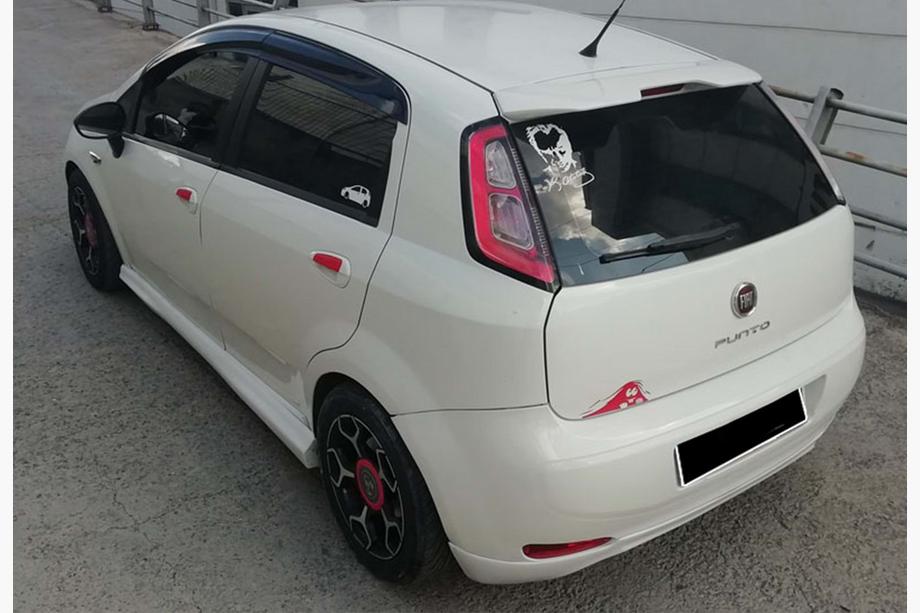 Fiat Punto Grande/EVO 2006–2018 DPT spoiler (hoogglans zwart) Foto 1