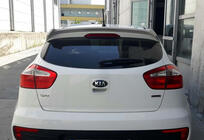 Kia Rio 2012–2017 Spoiler DPT (HB, hoogglans zwart) foto 2