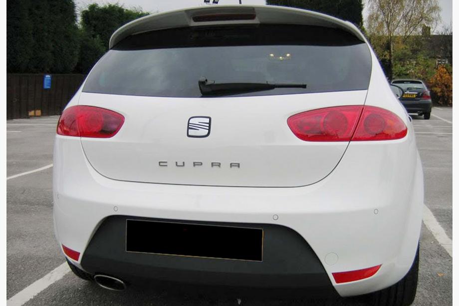 Seat Leon 2005–2012 Spoiler DPT V-4 (2009-2012, hoogglans zwart) Image