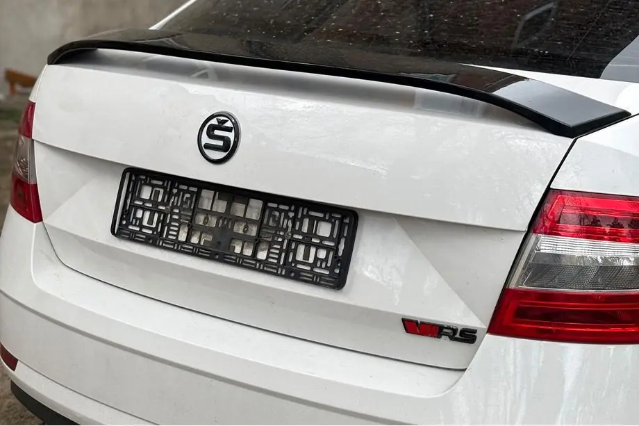 Skoda Octavia III A7 2013–2019 Spoiler DPT V-5 (hoogglans zwart) Image