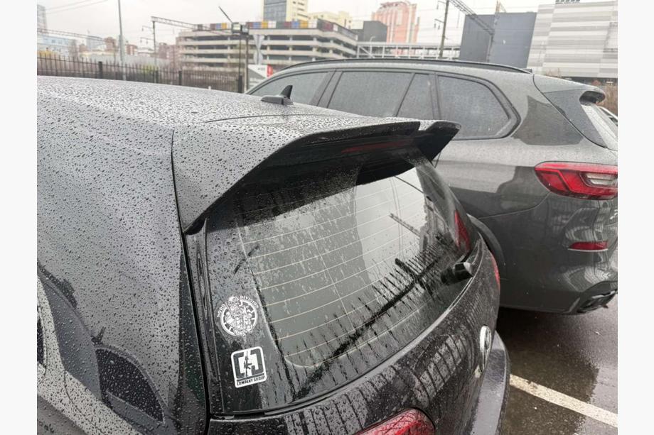 Volkswagen Golf 7/E-Golf 2012–2020 Spoiler DPT V-2 (voor GTI / R HB, hoogglans zwart) Foto 5