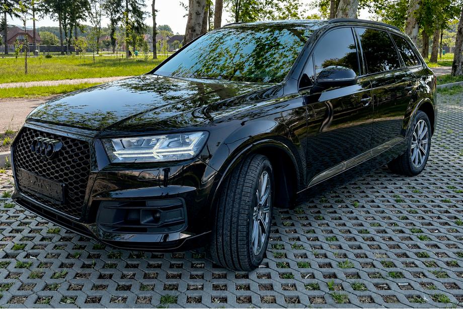 Audi Q7 2015–2026 RSQ7-style voorgrille (2015-2019, zwart) Image