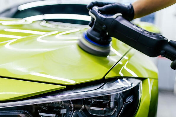 Autolak polijsten: voordeel of schade?