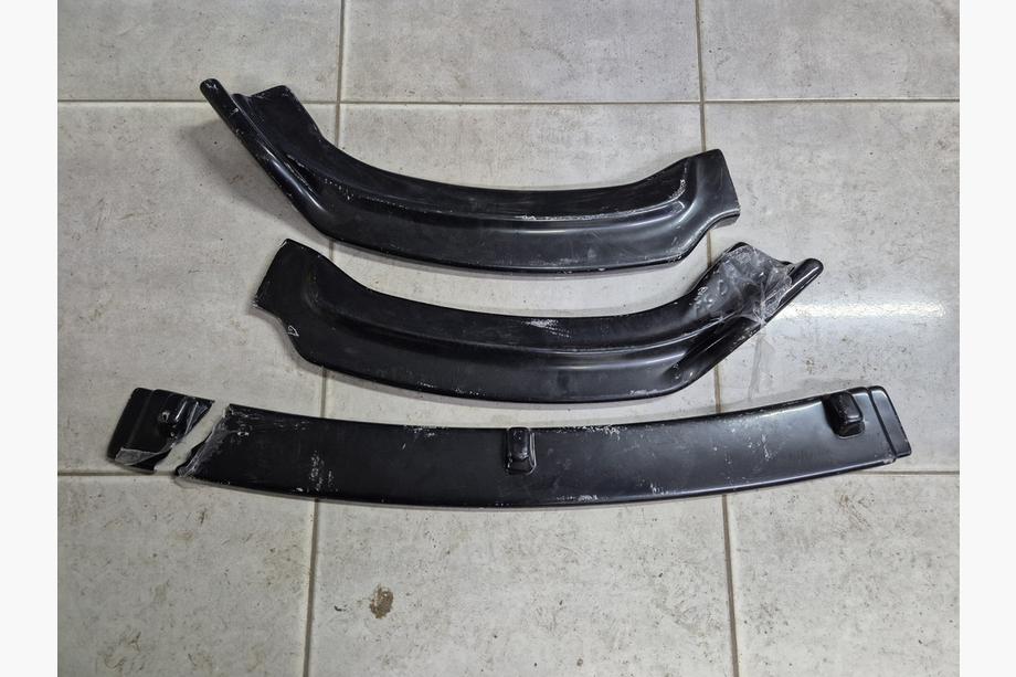 BMW 3 Serie F30/F31 2012–2019 Afgeprijsd Frontbumper lip DPT Lip voor de standaard uitvoering (hoogglans zwart) Foto 2