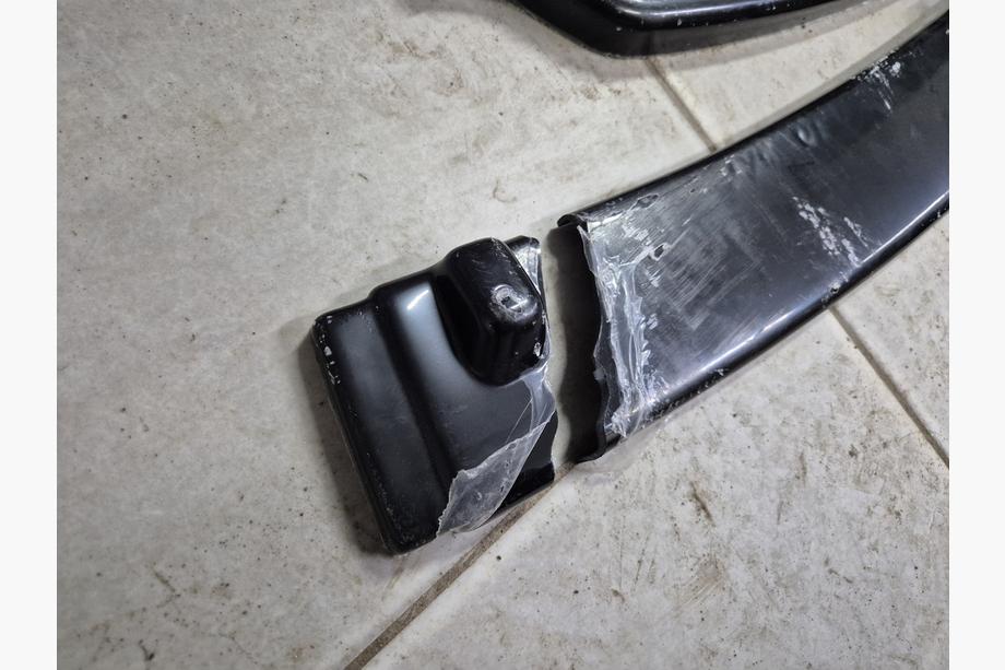 BMW 3 Serie F30/F31 2012–2019 Afgeprijsd Frontbumper lip DPT Lip voor de standaard uitvoering (hoogglans zwart) Foto 3