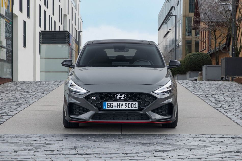 Review van de sportieve liftback Hyundai i30 Fastback N