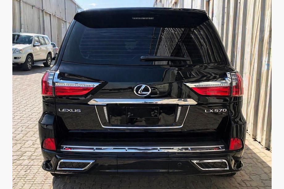 Lexus LX570/450d 2008–2022 Adapter voor achterlichten uit de GBT faceliftset Image
