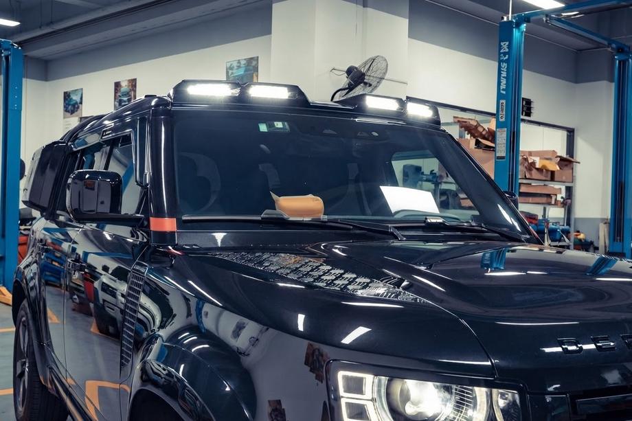 Land Rover Defender 2019– Voorruit zonnevizier met 4 LED's Image