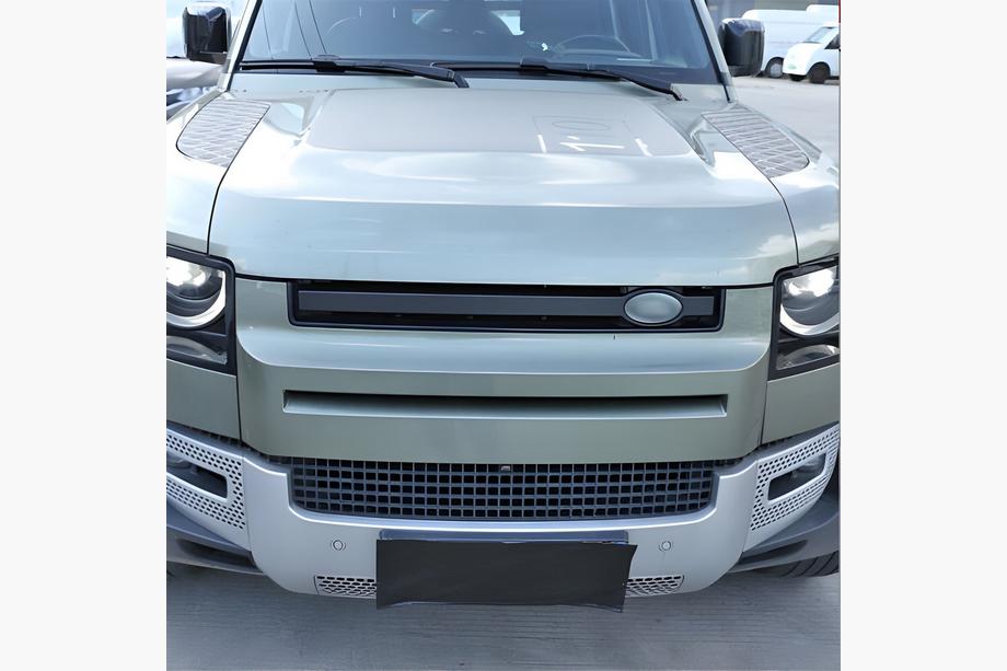 Land Rover Defender 2019– Grille insert Image