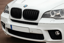 BMW X6 E71 2008–2014 Nierroosters M-Look V1 (glanzend zwart) foto 1