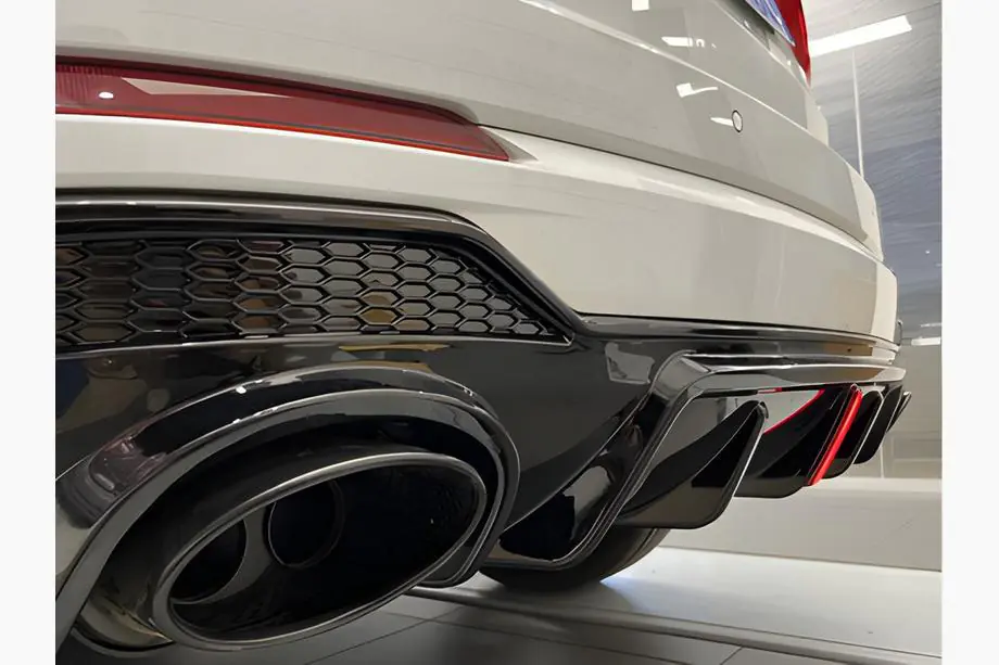 Audi Q3 2019–2025 Achterdiffuser met uitlaatsierstukken QRS-Style Image