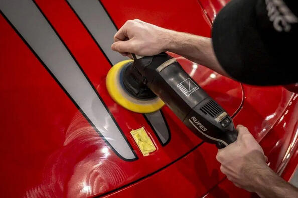 Waarom kan te vaak je auto polijsten schadelijk zijn?