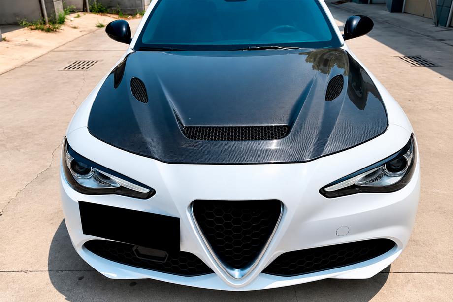 Alfa Romeo Giulia 2016–2022 Motorkap V1 (Carbon) Foto 2