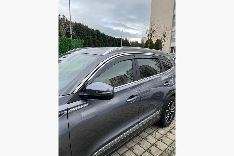 Chery Tiggo 8 2017– Raamwinddeflectors met chromen sierlijst (4 stuks, Sunplex Steinless) Image