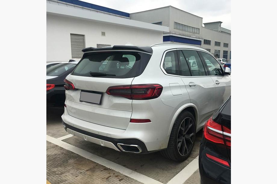 BMW X5 G05 2019–2026 Achterruitspoiler V2 (glanzend zwart) Image