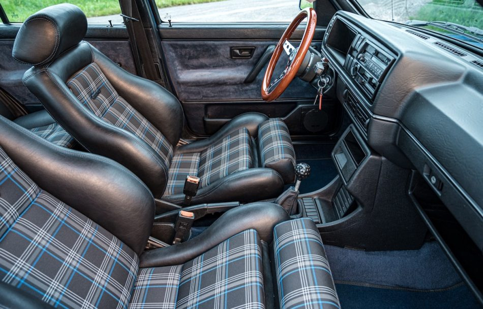Auto-interieur opnieuw bekleden: wanneer is het de moeite waard?