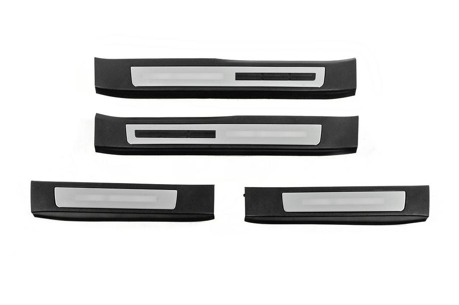 Toyota Land Cruiser 300 2021– Verlichte instaplijsten (set van 4 stuks) Foto 2