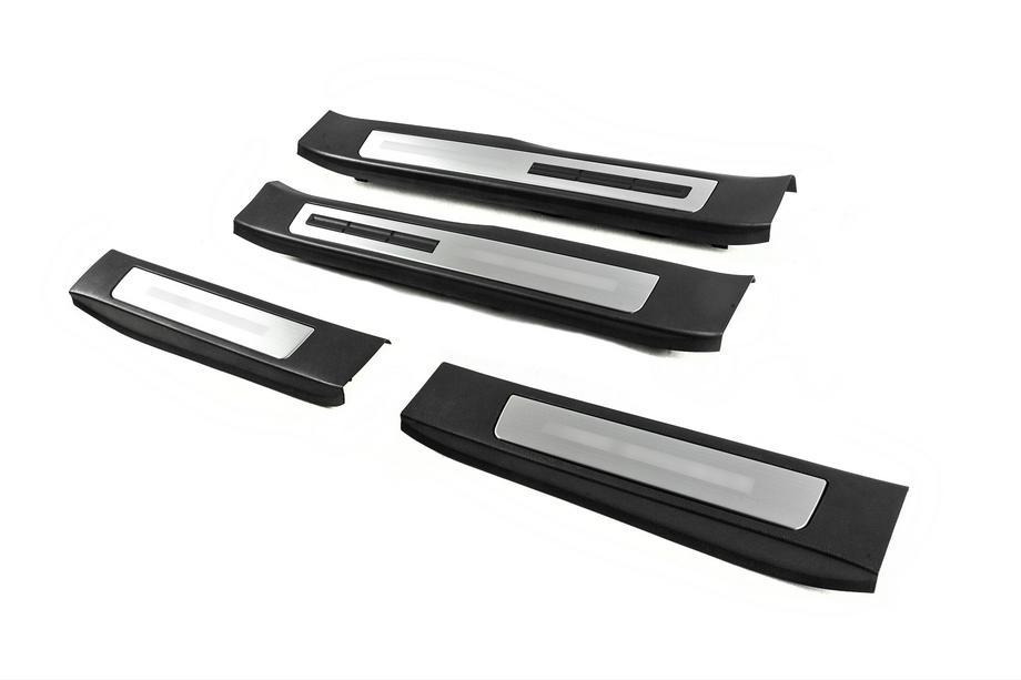 Toyota Land Cruiser 300 2021– Verlichte instaplijsten (set van 4 stuks) Foto 1