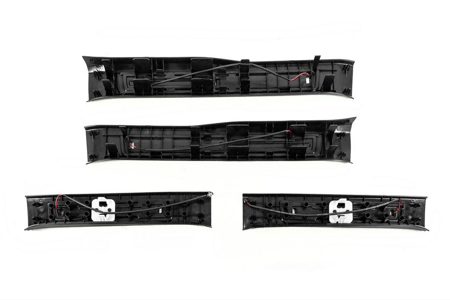 Toyota Land Cruiser 300 2021– Verlichte instaplijsten (set van 4 stuks) Foto 4