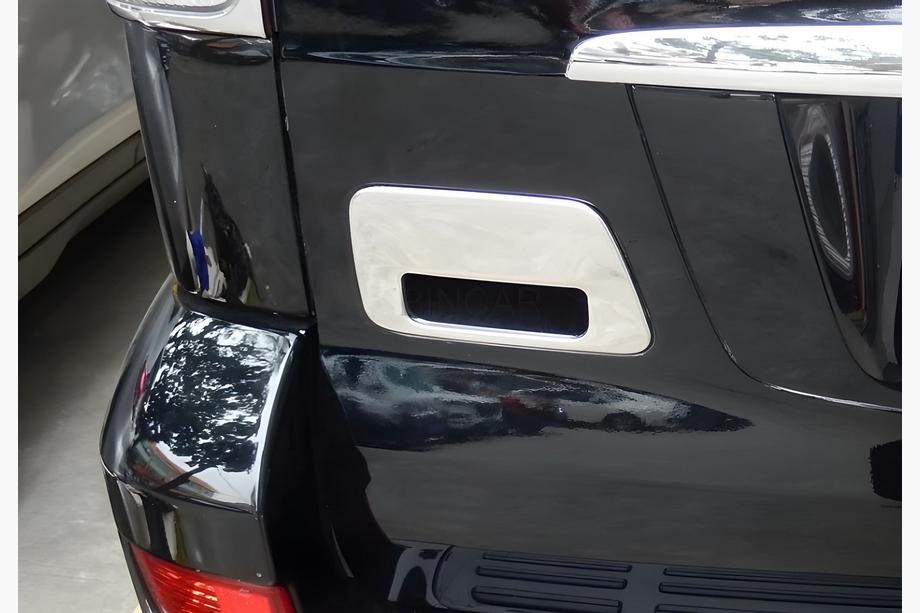 Toyota Land Cruiser Prado 120 2002–2009 RVS afdekking voor achterklephandgreep OmsaLine - Italiaans roestvrij staal Foto 5
