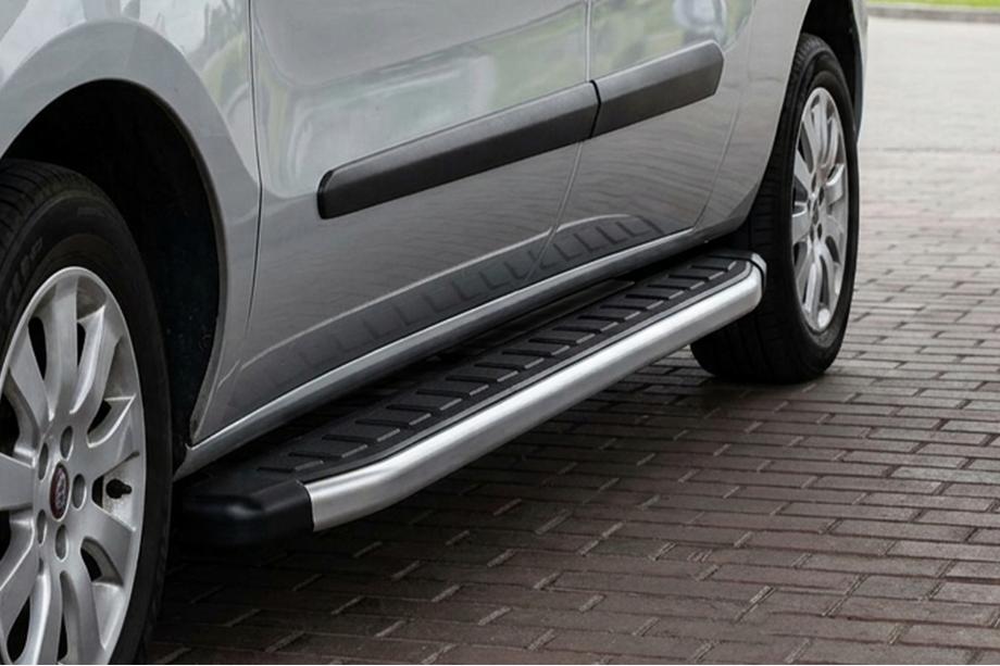 Opel Combo 2012–2018 Fullmond side steps (set van 2, aluminium) Image