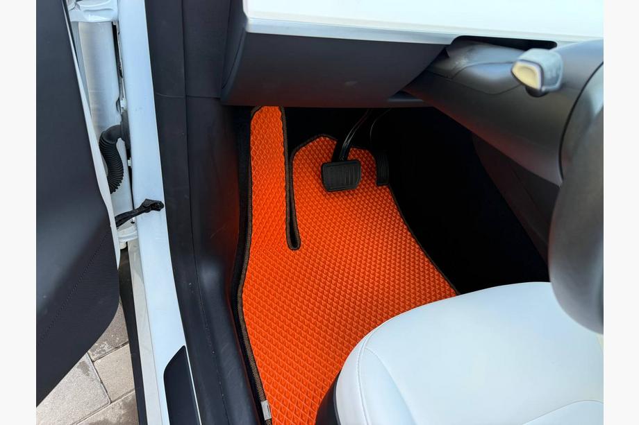 Tesla Model Y 2020– EVA automatten (2020-2024, Oranje) Image