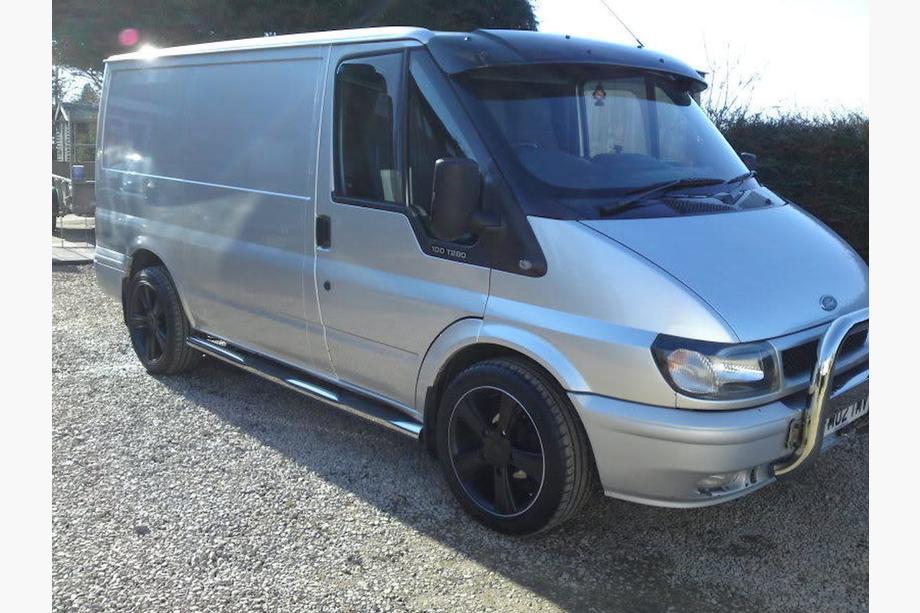 Ford Transit 2000–2014 Voorruitvizier (zwart hoogglans, 5 mm) Foto 12
