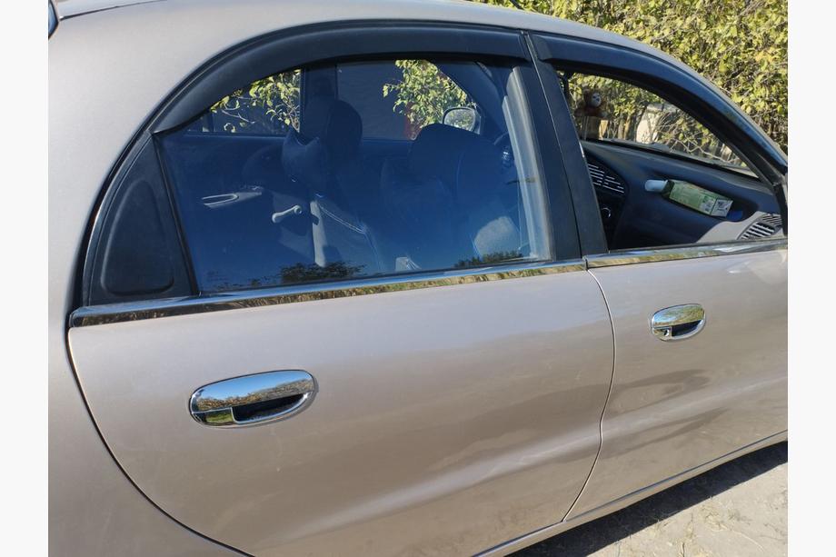 Chevrolet Lanos 1998–2017 Raamomlijsting (4-delig, RVS) Image